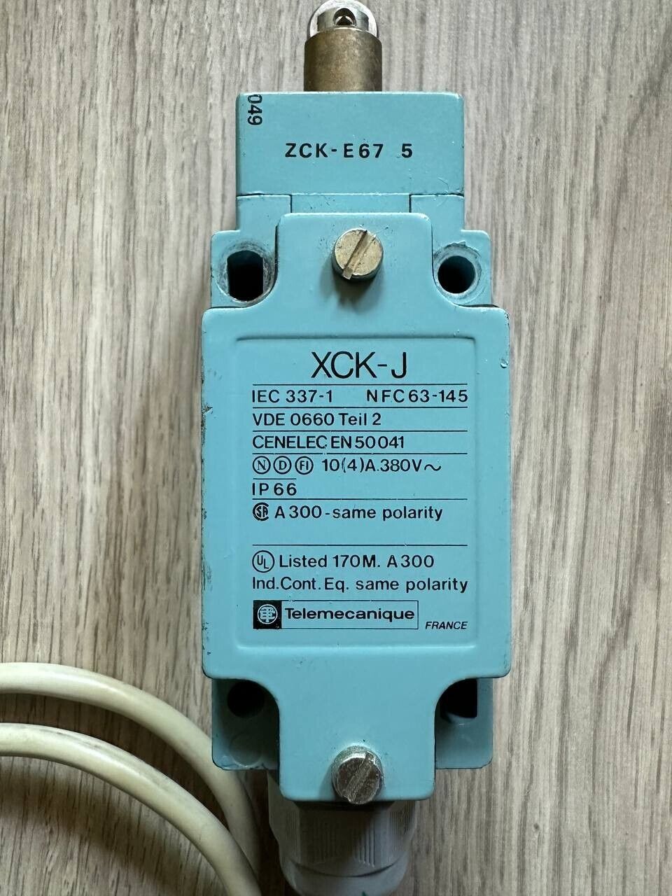 2x Telemecanique Endschalter XCK-J NFC63-145 Schließer / Öffner 380V / 10A