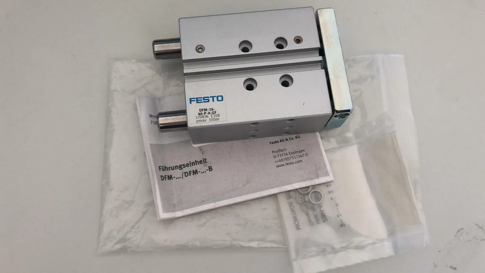 FESTO DFM-16-40-P-A-GF Führungszylinder 170836 NEU